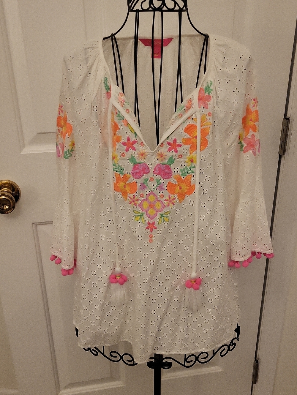 Lilly Pulitzer White Eyelet Morgan Top with Hot Pink Trim NWOT